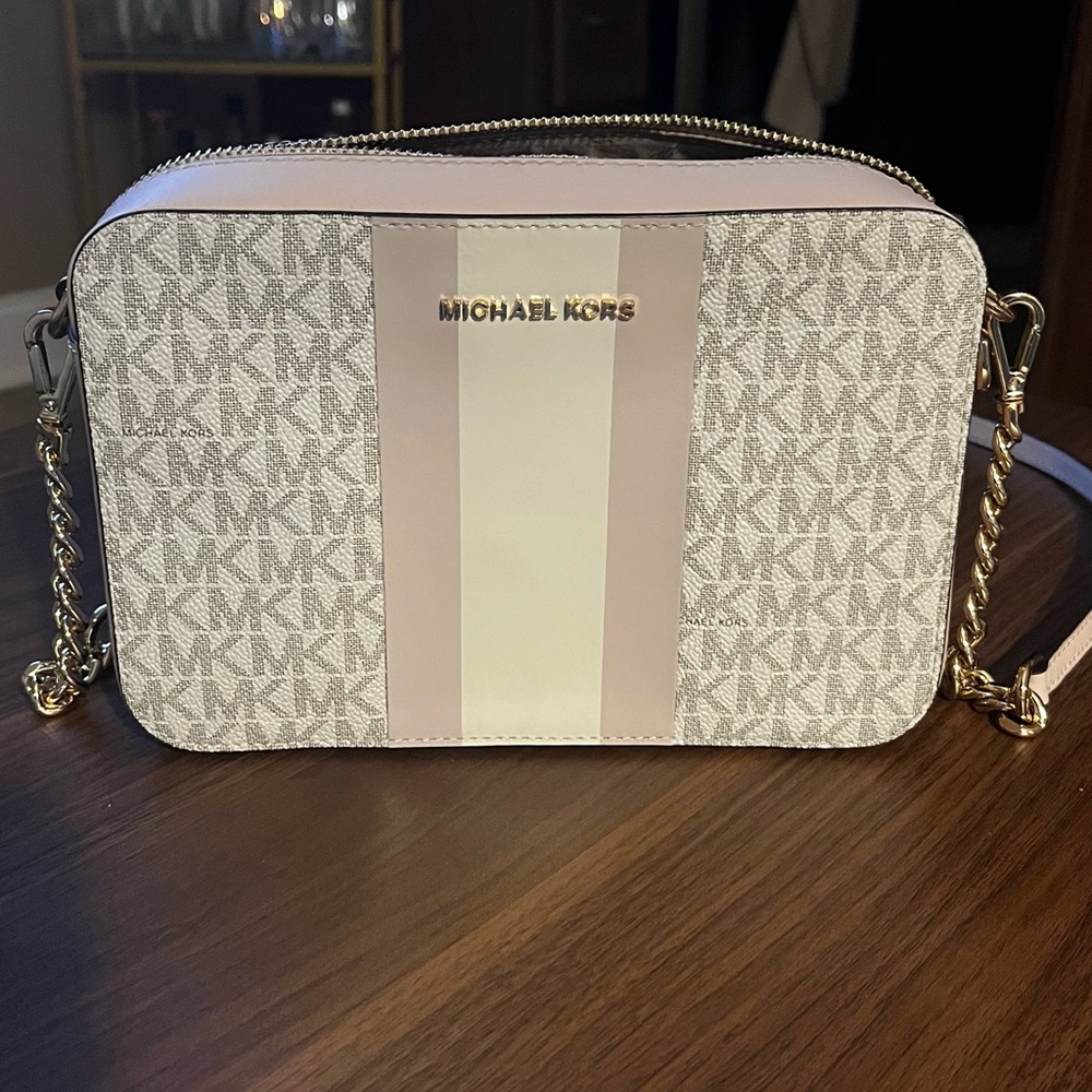 Micheal Kors Crossbody pink bag